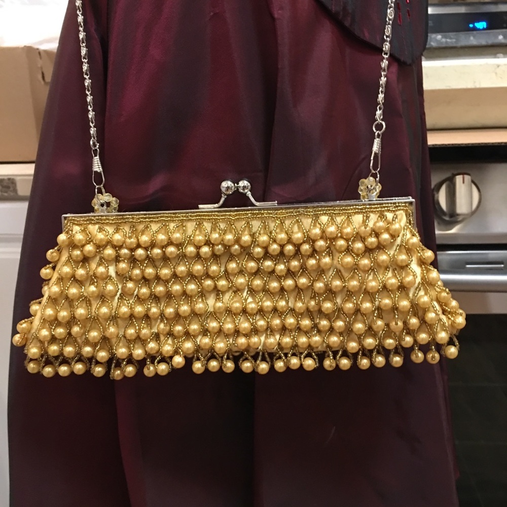 Over 1000 Beads & 100’s  Of Faux Gold Pearls